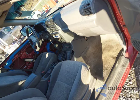 2000 Isuzu Rodeo Ls/Lse/S 3.2L from USA, damaged, VIN 4S2CK58W3Y4338515